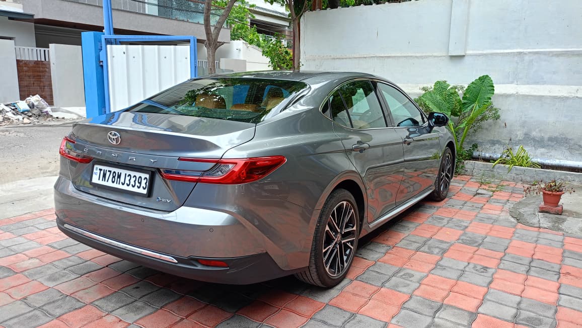Toyota Camry - Image 6